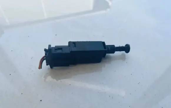 Volkswagen Golf IV Brake pedal sensor switch 1H0927189D