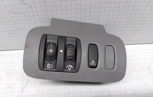 Renault Scenic II - Grand scenic II Headlight level height control switch 8200140984AM 8200140985GC