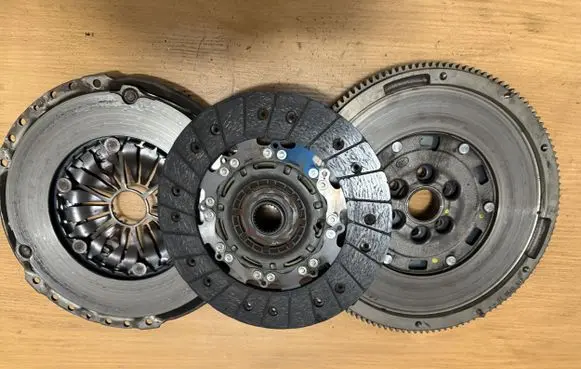 Volkswagen Transporter - Caravelle T5 Clutch set kit 415073410 03L105266BC 836342