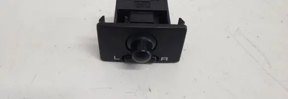 Subaru Legacy Mirror heating switch 66147