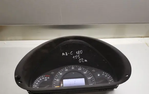 Mercedes-Benz C W203 Speedometer (instrument cluster) A2035403611