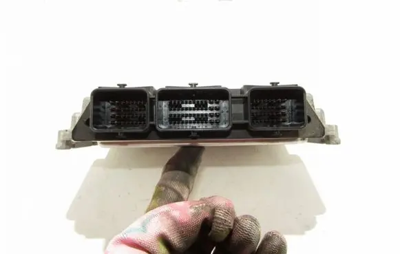 Peugeot 3008 I Engine control unit/module 0281014729