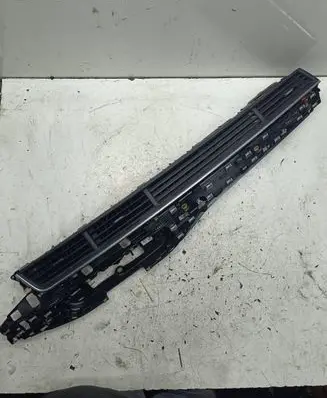 Audi Q7 4M Dash center air vent grill 4M1820902