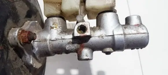 Mazda 323 Master brake cylinder