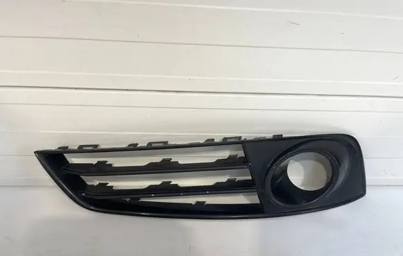 Audi A8 S8 D4 4H Front fog light trim/grill 4H0807680K