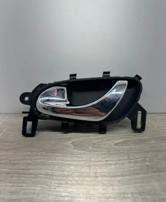 Nissan Qashqai Front door interior handle 806714EA