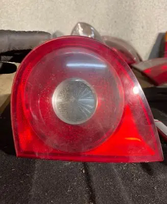 Tailgate rear/tail lights