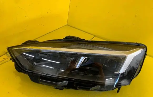 Audi A5 Headlight/headlamp 8W6941035