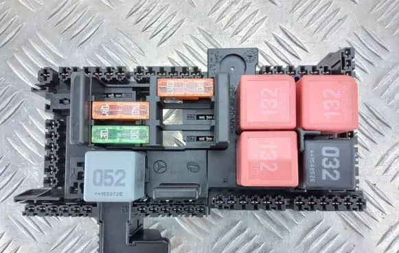 Mercedes-Benz C W205 Fuse module A2059068501