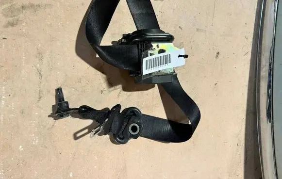 Mercedes-Benz B W245 Front seatbelt 607718200