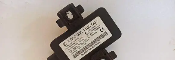 Mercedes-Benz C AMG W205 Tire pressure control unit A0009001105