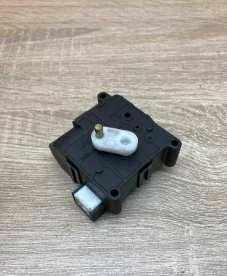 Toyota Corolla Verso AR10 Air flap motor/actuator 1138002051