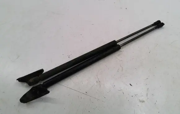 Toyota Corolla E120 E130 Tailgate strut 6896002031