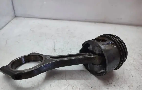 Land Rover Range Rover L322 Piston with connecting rod
