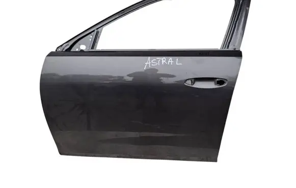 Opel Astra L Front door 