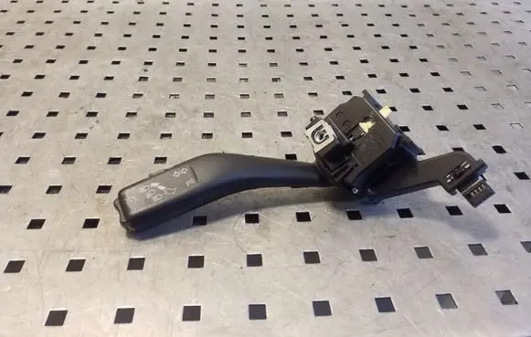 Volkswagen Tiguan Indicator stalk 1K0953513G