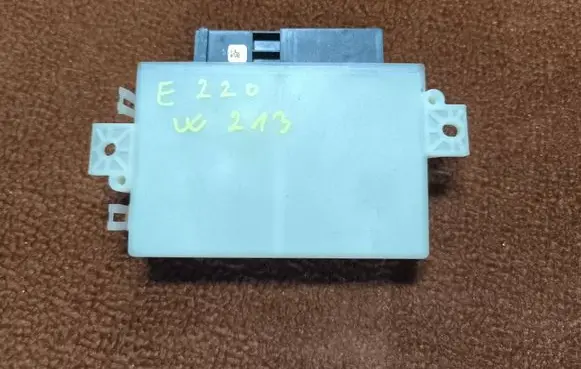 Mercedes-Benz E W213 Reducing agents exhaust control unit A0009007604 5WG00001 A0009011703