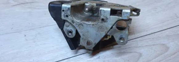 Mercedes-Benz S W126 Rear door lock 1237330208