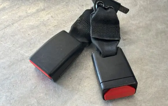 Peugeot 208 Rear seatbelt buckle 16074130XT