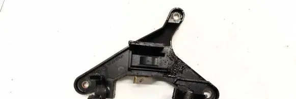 Ford Focus Engine mounting bracket