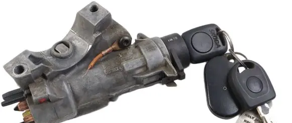 Volkswagen Golf IV Ignition lock 4B0905851C