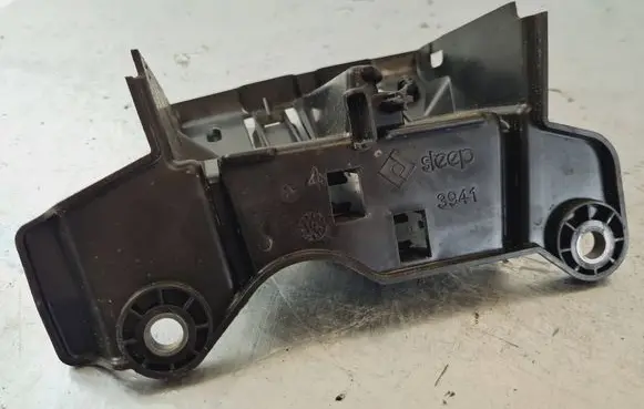Peugeot 3008 II Other engine bay part 9814736280