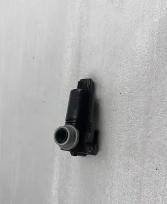 Volvo XC90 Windscreen/windshield washer pump 1037554001