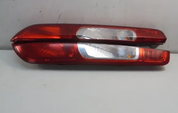 Ford Focus C-MAX Rear/tail lights 4M51-13405-A