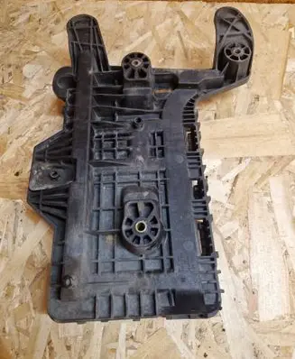 Volkswagen Golf VI Battery tray 1K0915333