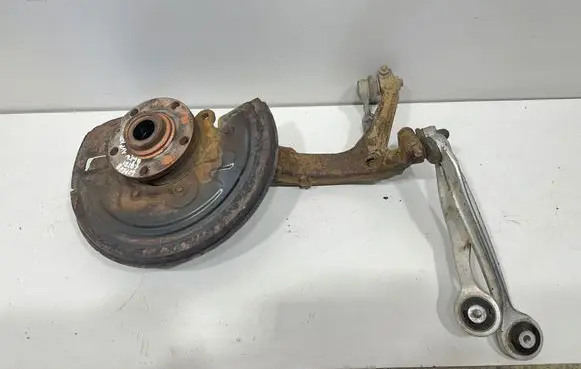 Skoda Superb B5 (3U) Front wheel hub