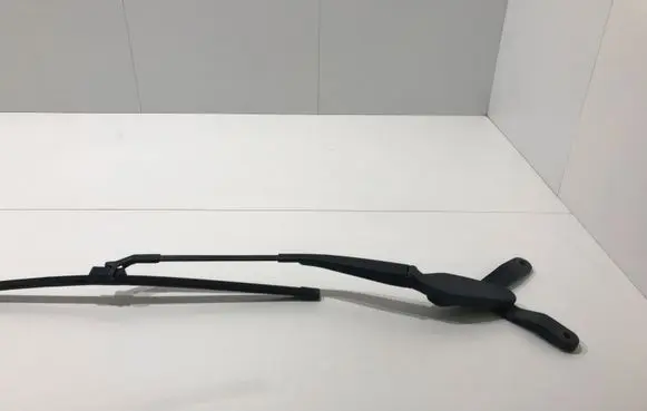 Mercedes-Benz E W212 Front wiper blade arm A2128201044