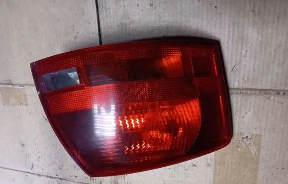Audi A4 S4 B7 8E 8H Rear/tail lights 8E9945095E 484001 ULO748001