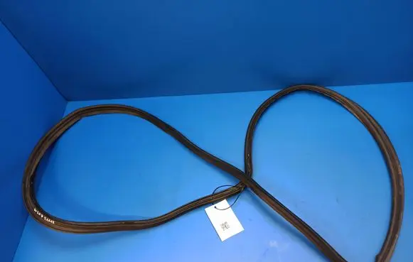Mercedes-Benz E C207 W207 Trunk rubber seal (body) A2077570178