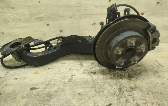 Nissan X-Trail T32 Rear wheel hub spindle/knuckle 