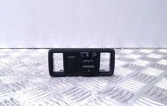 Toyota Avensis T250 Wing mirror switch 183575
