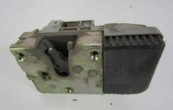 Peugeot 206 CC Front door lock 