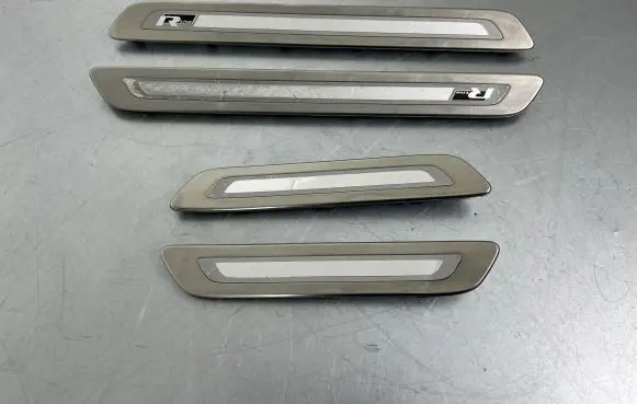 Volkswagen Touareg II sill trim set (inner) 7P6853173J 7P6853174J 7P6853468J