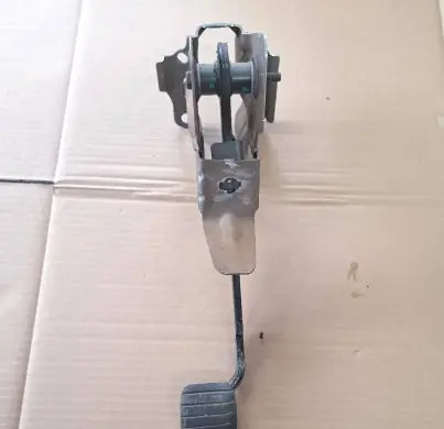 Dacia Dokker Brake pedal