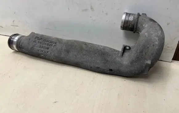 Opel Zafira B Intercooler air channel guide 55353325 092460 8635392