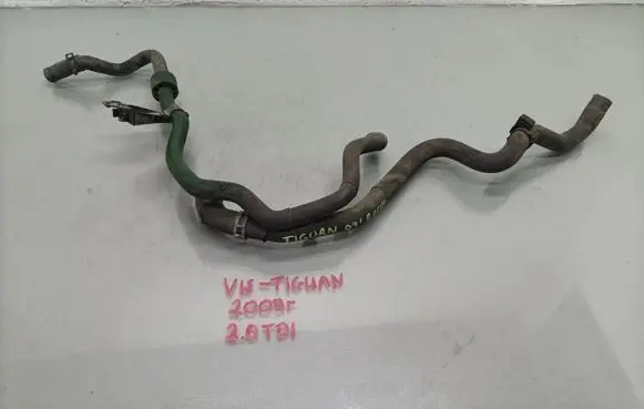 Volkswagen Tiguan Engine coolant pipe/hose