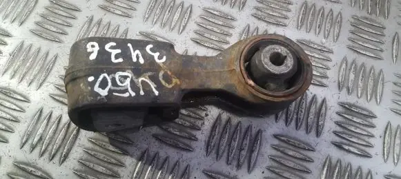 Volvo V50 Engine mount bracket