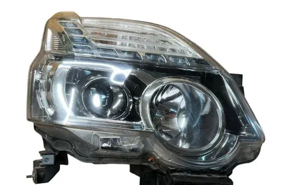 Nissan X-Trail T31 Headlight/headlamp 260103UF2A