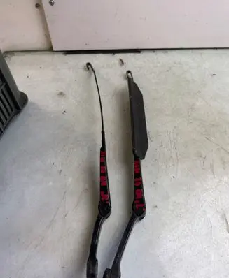 Audi 80 90 S2 B4 Front wiper blade arm 893955407E