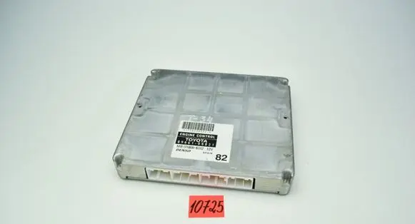 Toyota Avensis T250 Engine control unit/module 8966105821
