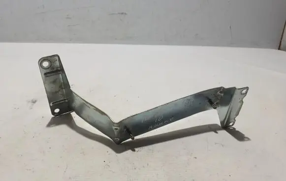 Battery bracket