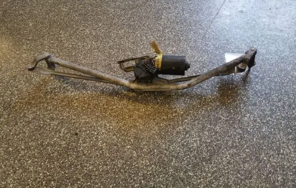Volkswagen Transporter - Caravelle T4 Front wiper linkage and motor 0390241125 701955113B