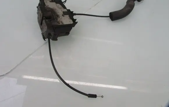 Renault Megane III Front door lock 805020001RA