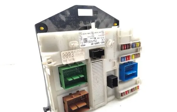 Ford Galaxy Fuse module BG9T14A073BH E1197RI010012