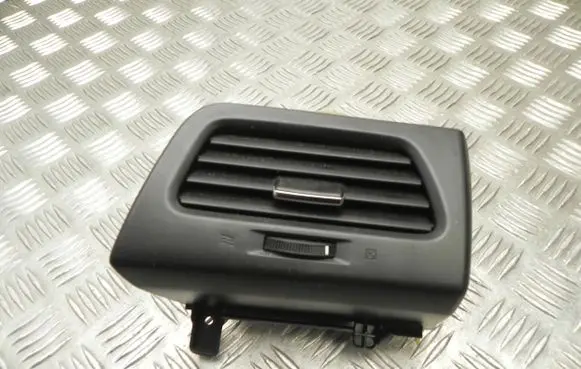 Honda CR-V Rear air vent grill 77620TA0A T8582