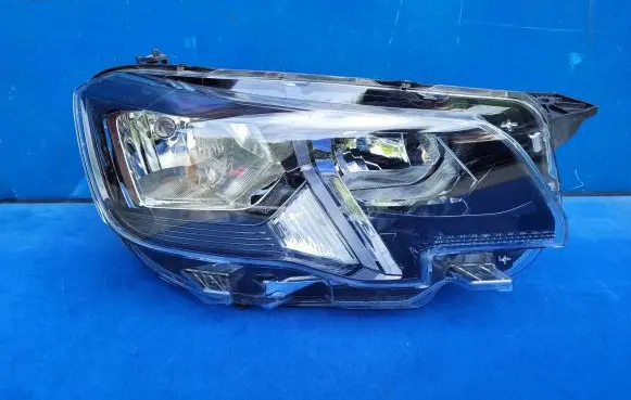 Peugeot Partner III Headlight/headlamp 9816826880